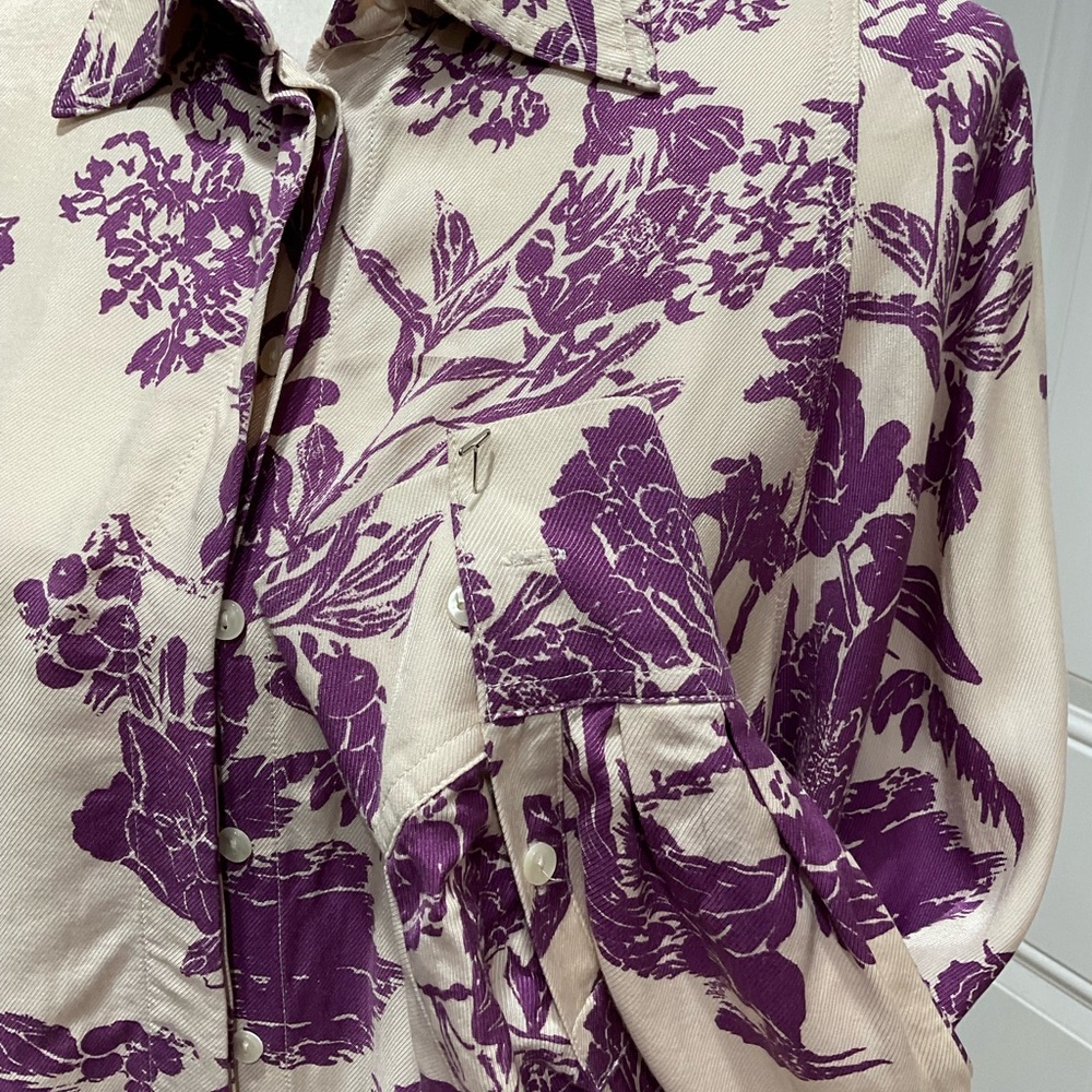 🌱H&M Long Back Butterfly Cuffed Sleeves Hidden Front Buttons Top, Size 6 - Picture 2 of 8